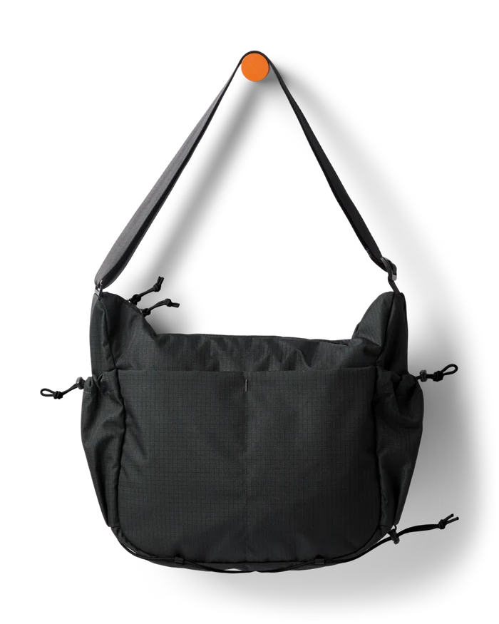 Viaje 12L Shoulder Bag