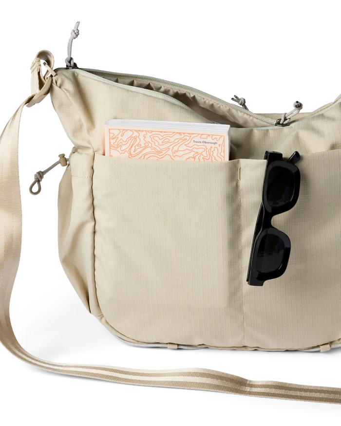 Viaje 12L Shoulder Bag