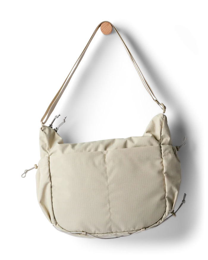 Viaje 12L Shoulder Bag